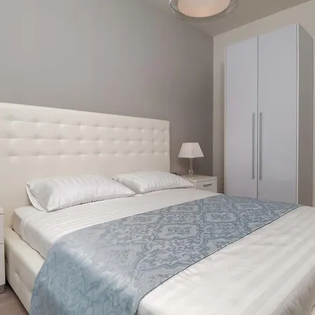 The Beach Apartments Split Room photo
