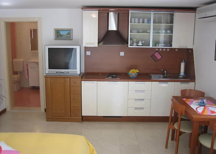 The Beach Studios & Apartments
